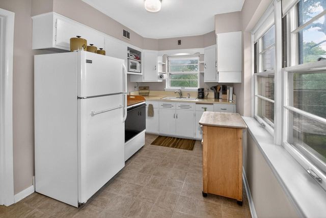 11605 W Mount Vernon AVENUE, Wauwatosa, WI 53226