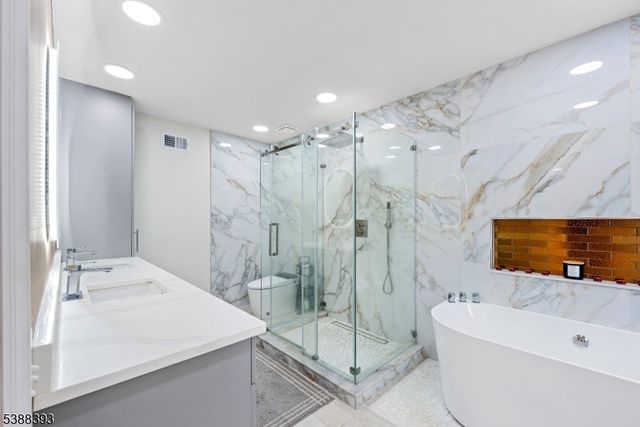 73 Wolfs Corner Rd, Green Twp., NJ 07860