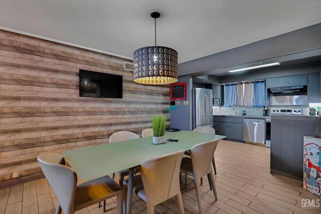 3901 Union Avenue 15, Bakersfield, CA 93305