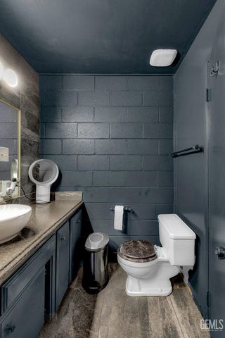 3901 Union Avenue 15, Bakersfield, CA 93305