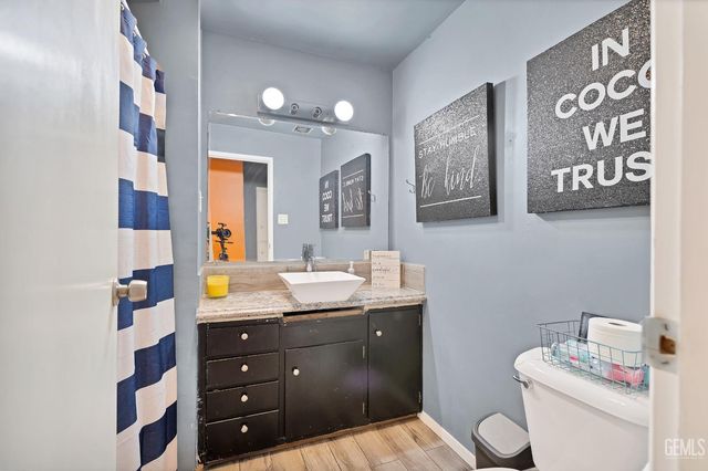 3901 Union Avenue 15, Bakersfield, CA 93305