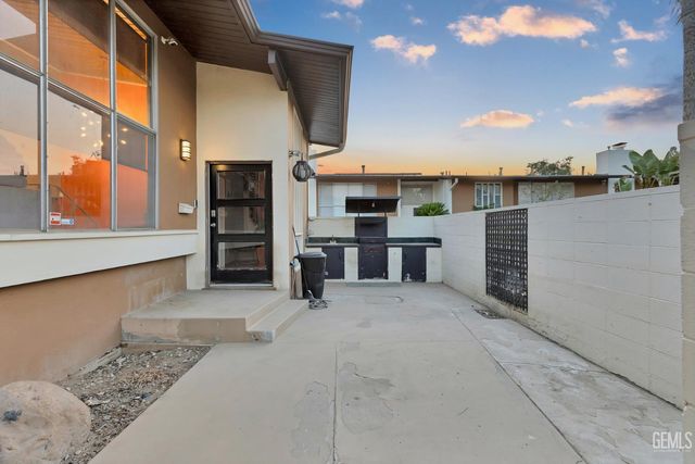 3901 Union Avenue 15, Bakersfield, CA 93305