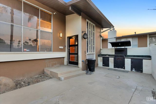 3901 Union Avenue 15, Bakersfield, CA 93305