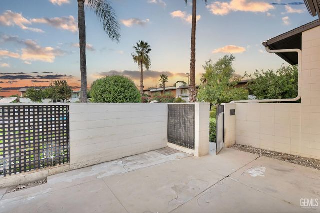 3901 Union Avenue 15, Bakersfield, CA 93305