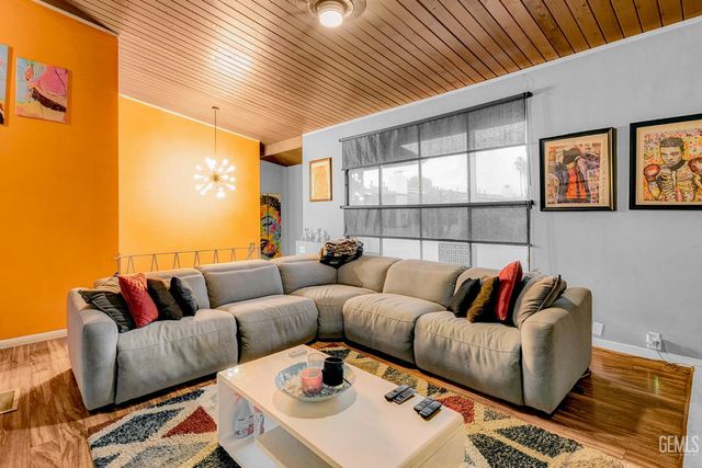 3901 Union Avenue 15, Bakersfield, CA 93305