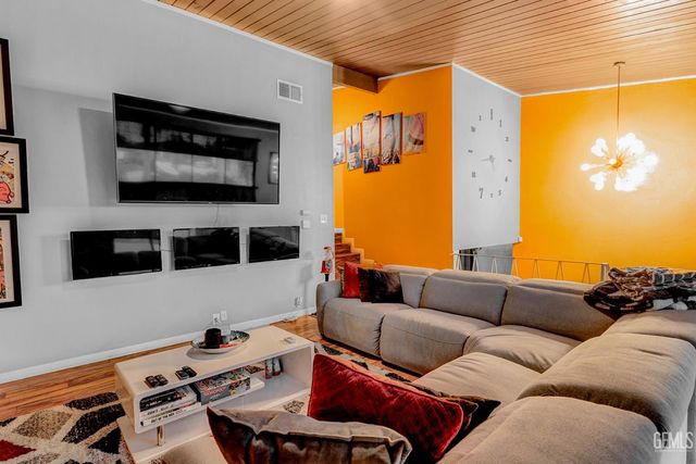 3901 Union Avenue 15, Bakersfield, CA 93305