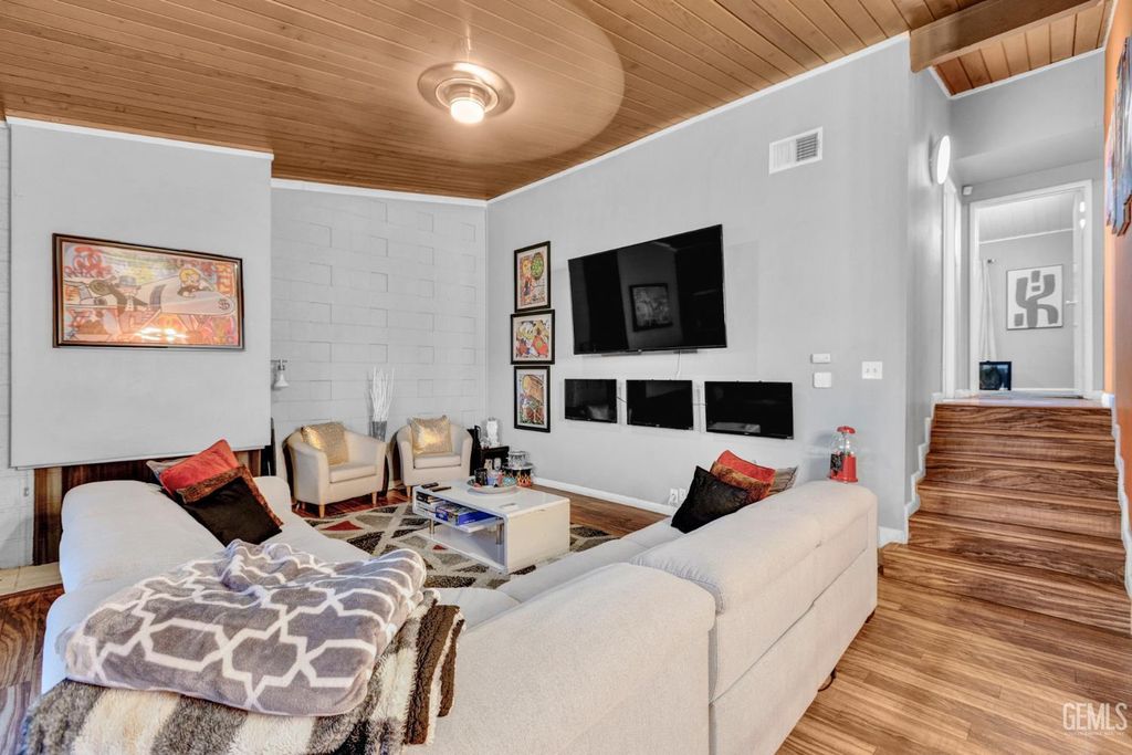 3901 Union Avenue 15, Bakersfield, CA 93305