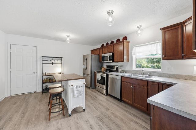 114 Applegrove Drive, Nicholasville, KY 40356