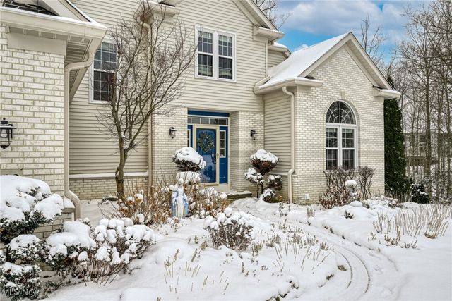 630 Woodhaven Drive, Cuyahoga Falls, OH 44223