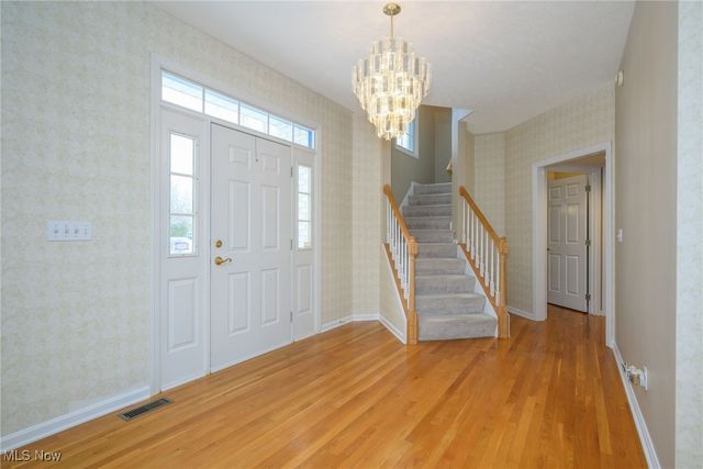 630 Woodhaven Drive, Cuyahoga Falls, OH 44223