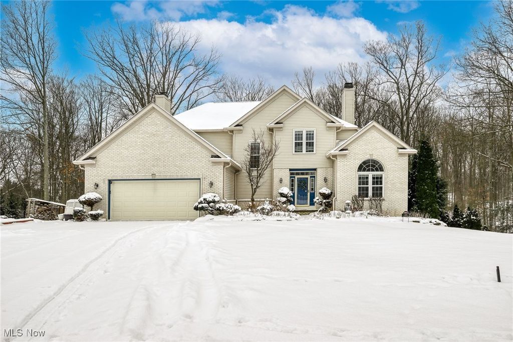 630 Woodhaven Drive, Cuyahoga Falls, OH 44223