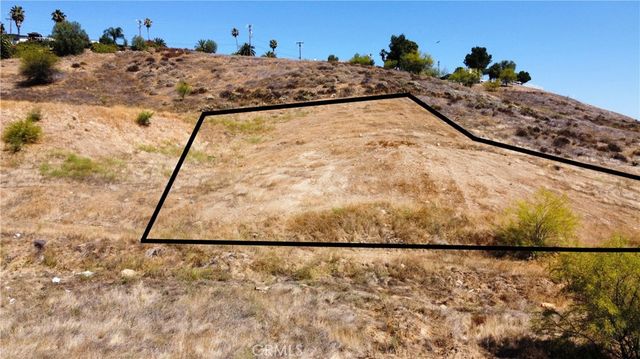 100 Robertson Street, Lake Elsinore, CA 92530