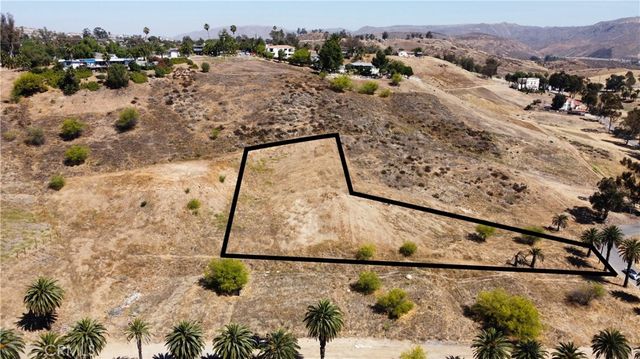 100 Robertson Street, Lake Elsinore, CA 92530