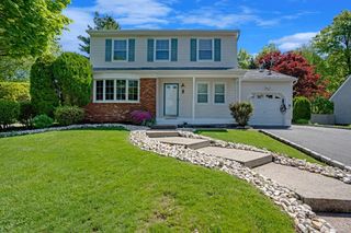 8 Farrington Street, Edison, NJ 08820