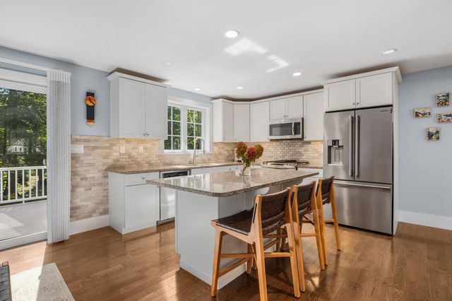 16 Point Of Rocks Terrace, Stratham, NH 03885