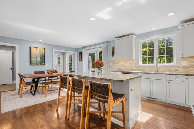 16 Point Of Rocks Terrace, Stratham, NH 03885