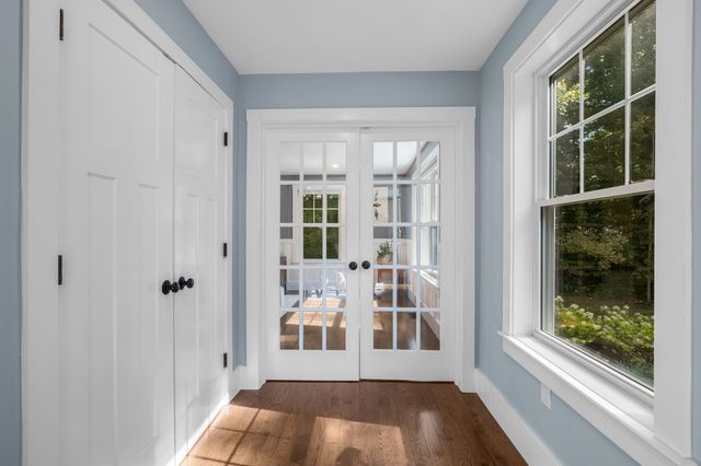 16 Point Of Rocks Terrace, Stratham, NH 03885