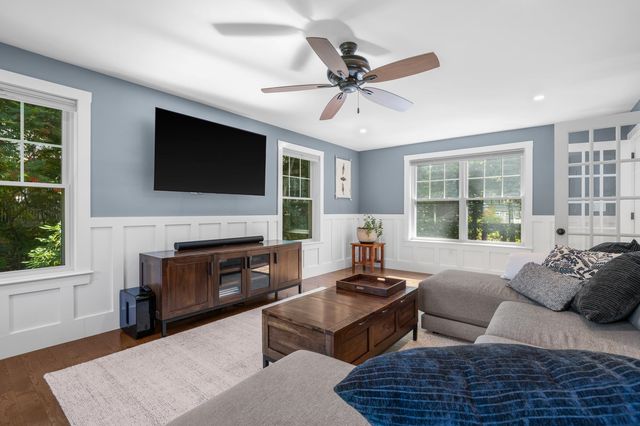 16 Point Of Rocks Terrace, Stratham, NH 03885