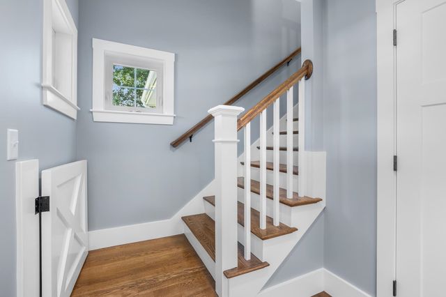 16 Point Of Rocks Terrace, Stratham, NH 03885