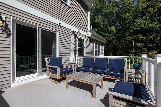 16 Point Of Rocks Terrace, Stratham, NH 03885