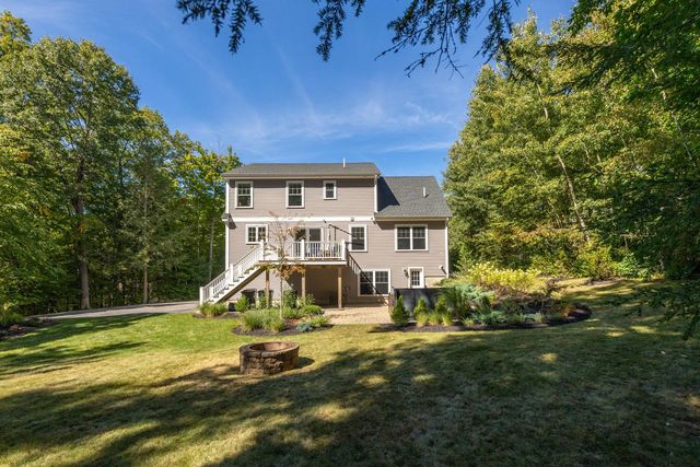 16 Point Of Rocks Terrace, Stratham, NH 03885