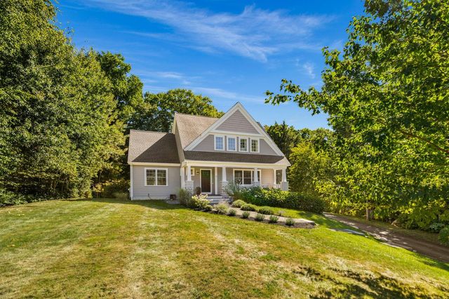 16 Point Of Rocks Terrace, Stratham, NH 03885