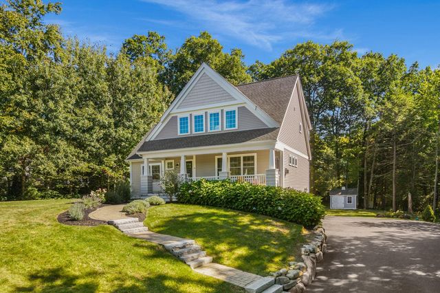 16 Point Of Rocks Terrace, Stratham, NH 03885