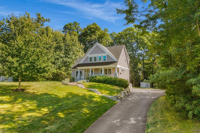 16 Point Of Rocks Terrace, Stratham, NH 03885