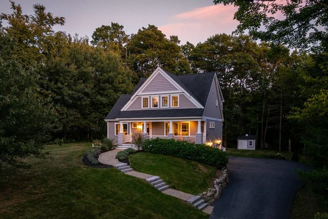 16 Point Of Rocks Terrace, Stratham, NH 03885