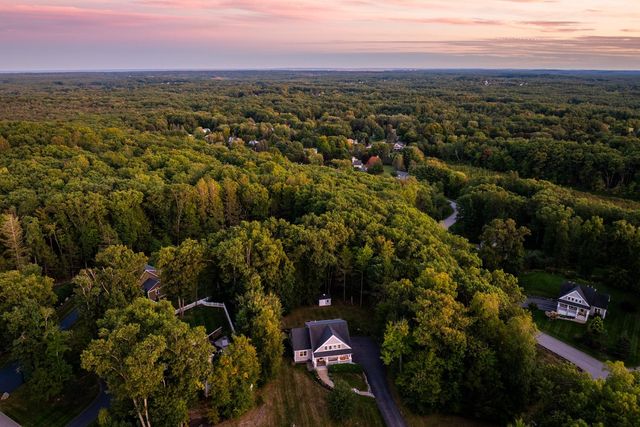 16 Point Of Rocks Terrace, Stratham, NH 03885