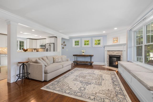 16 Point Of Rocks Terrace, Stratham, NH 03885
