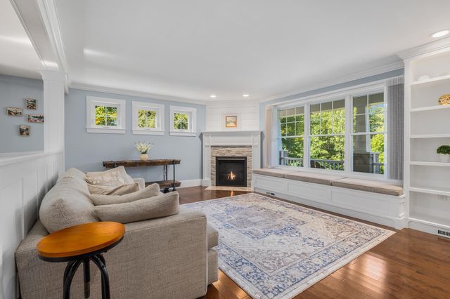 16 Point Of Rocks Terrace, Stratham, NH 03885
