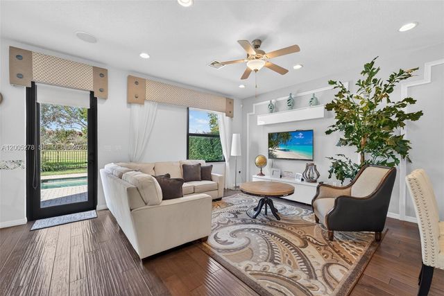 19278 NE 6th Ave, Miami, FL 33179