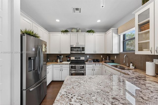 19278 NE 6th Ave, Miami, FL 33179