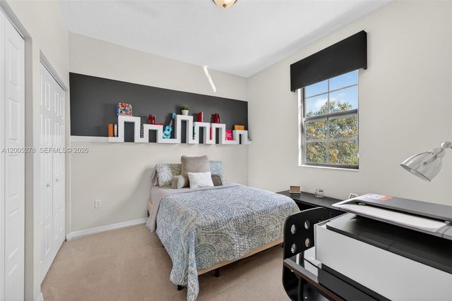 19278 NE 6th Ave, Miami, FL 33179