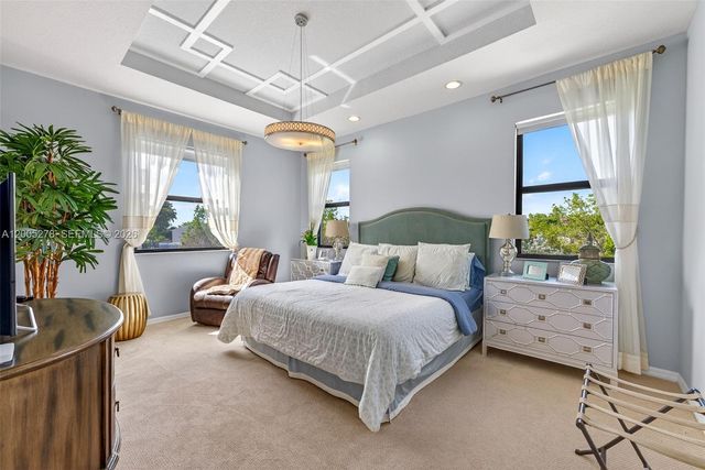 19278 NE 6th Ave, Miami, FL 33179