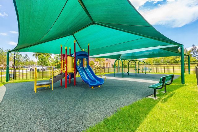 19278 NE 6th Ave, Miami, FL 33179