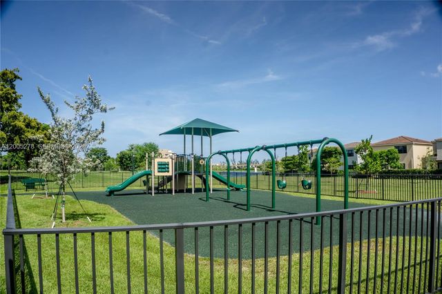 19278 NE 6th Ave, Miami, FL 33179