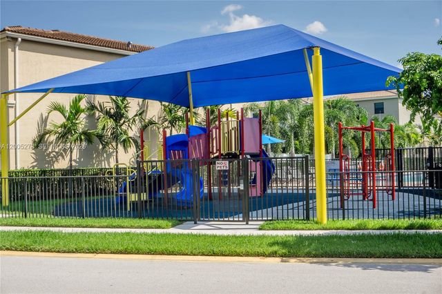 19278 NE 6th Ave, Miami, FL 33179