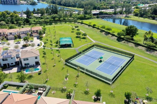 19278 NE 6th Ave, Miami, FL 33179