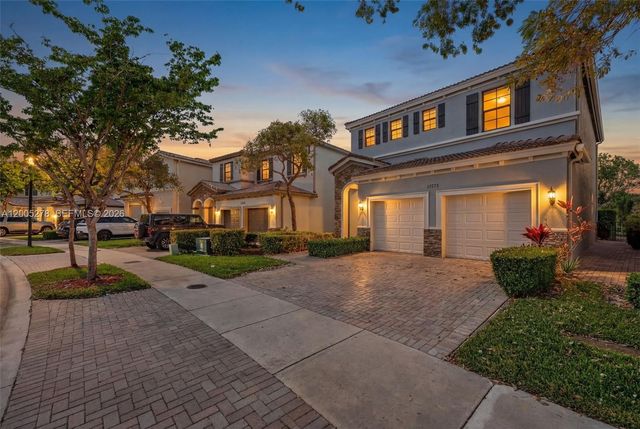 19278 NE 6th Ave, Miami, FL 33179