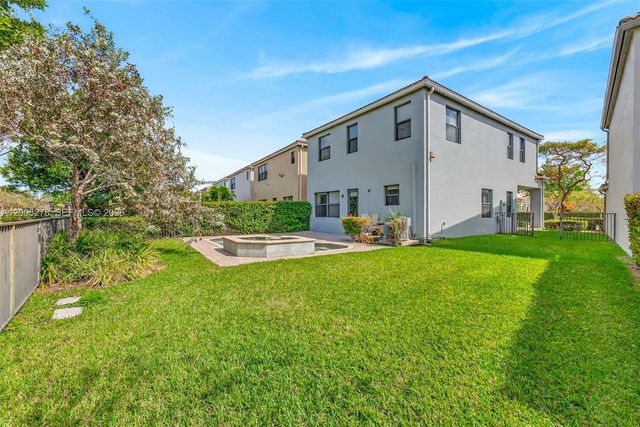 19278 NE 6th Ave, Miami, FL 33179