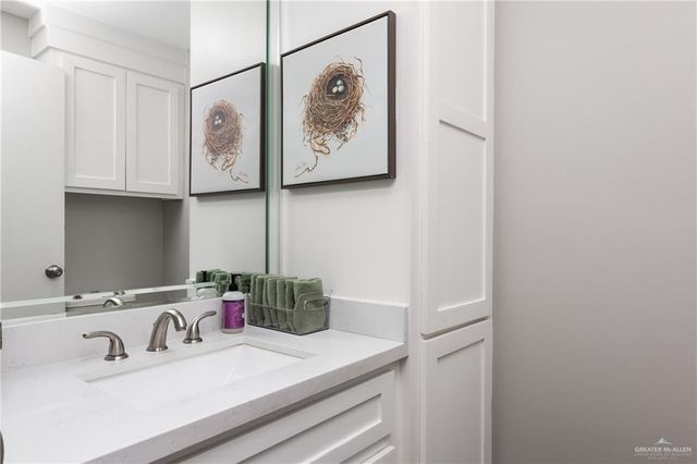 2002 N Mayberry Boulevard, Alton, TX 78573