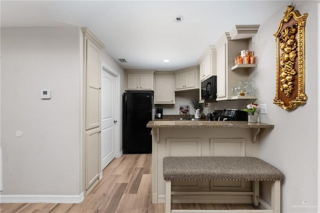 2002 N Mayberry Boulevard, Alton, TX 78573