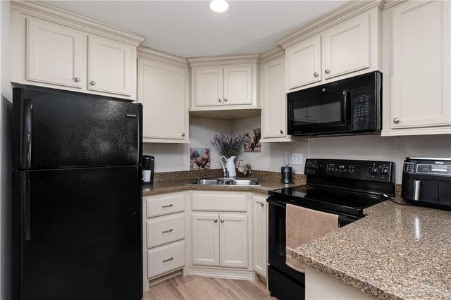 2002 N Mayberry Boulevard, Alton, TX 78573