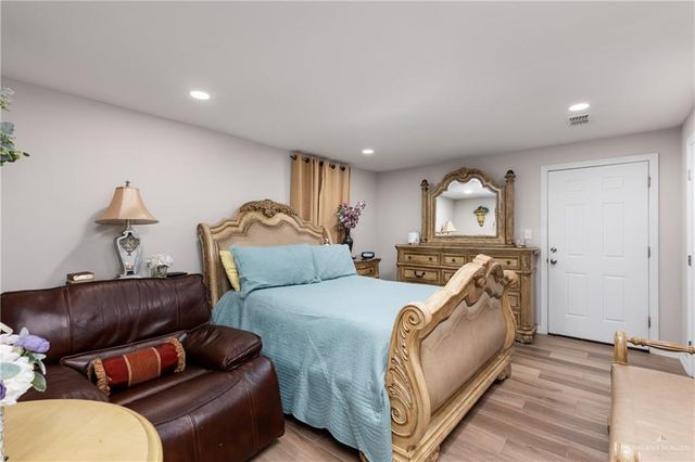 2002 N Mayberry Boulevard, Alton, TX 78573