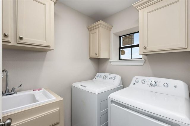 2002 N Mayberry Boulevard, Alton, TX 78573