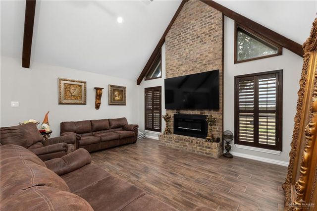 2002 N Mayberry Boulevard, Alton, TX 78573