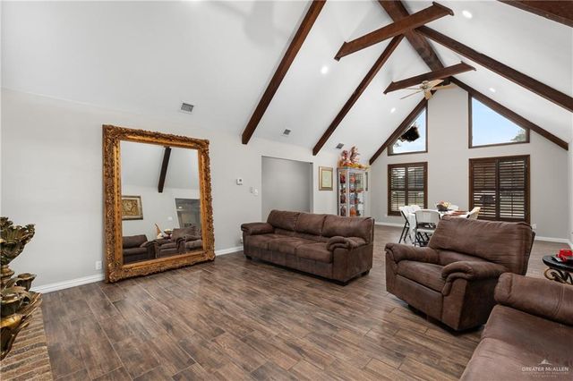 2002 N Mayberry Boulevard, Alton, TX 78573