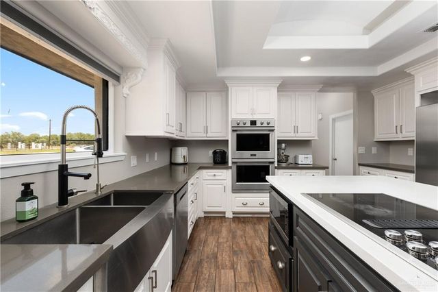 2002 N Mayberry Boulevard, Alton, TX 78573